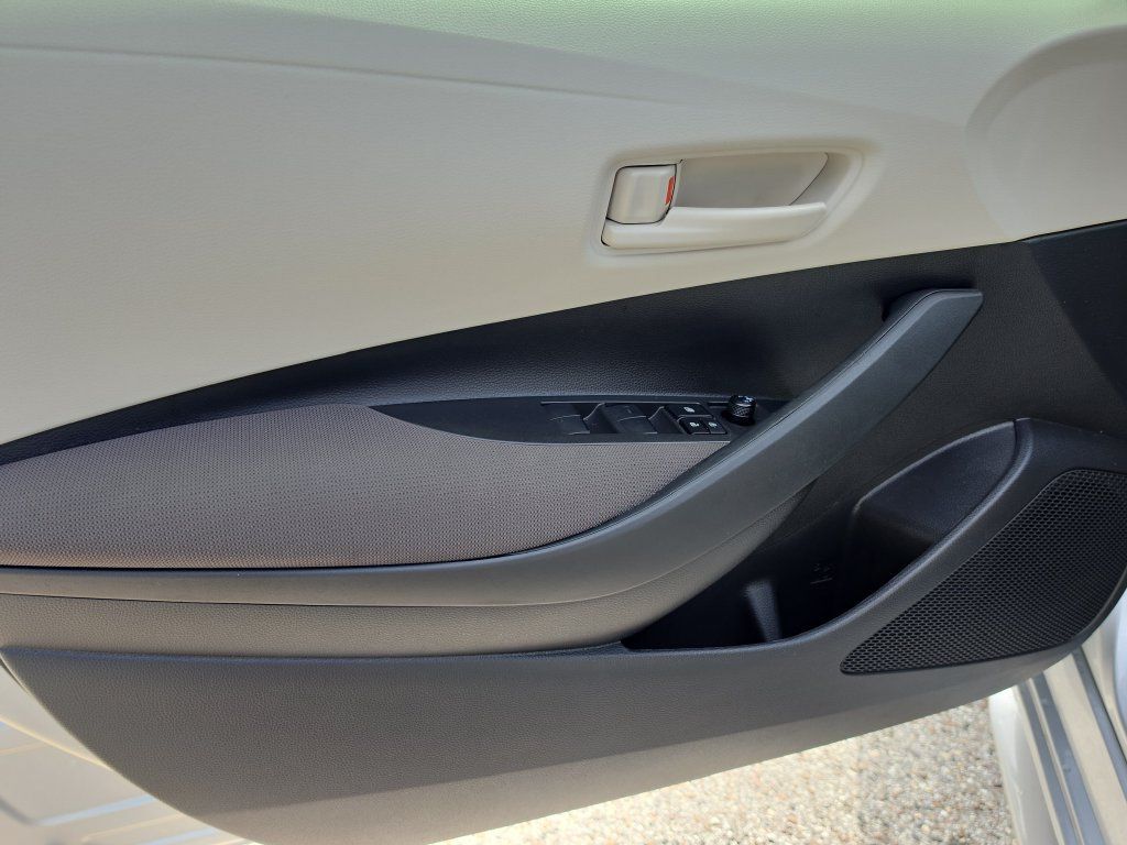Used 2026 Toyota Corolla LE FWD image 17