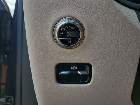 Used 2023 Mercedes-Benz GLC 300 image 21