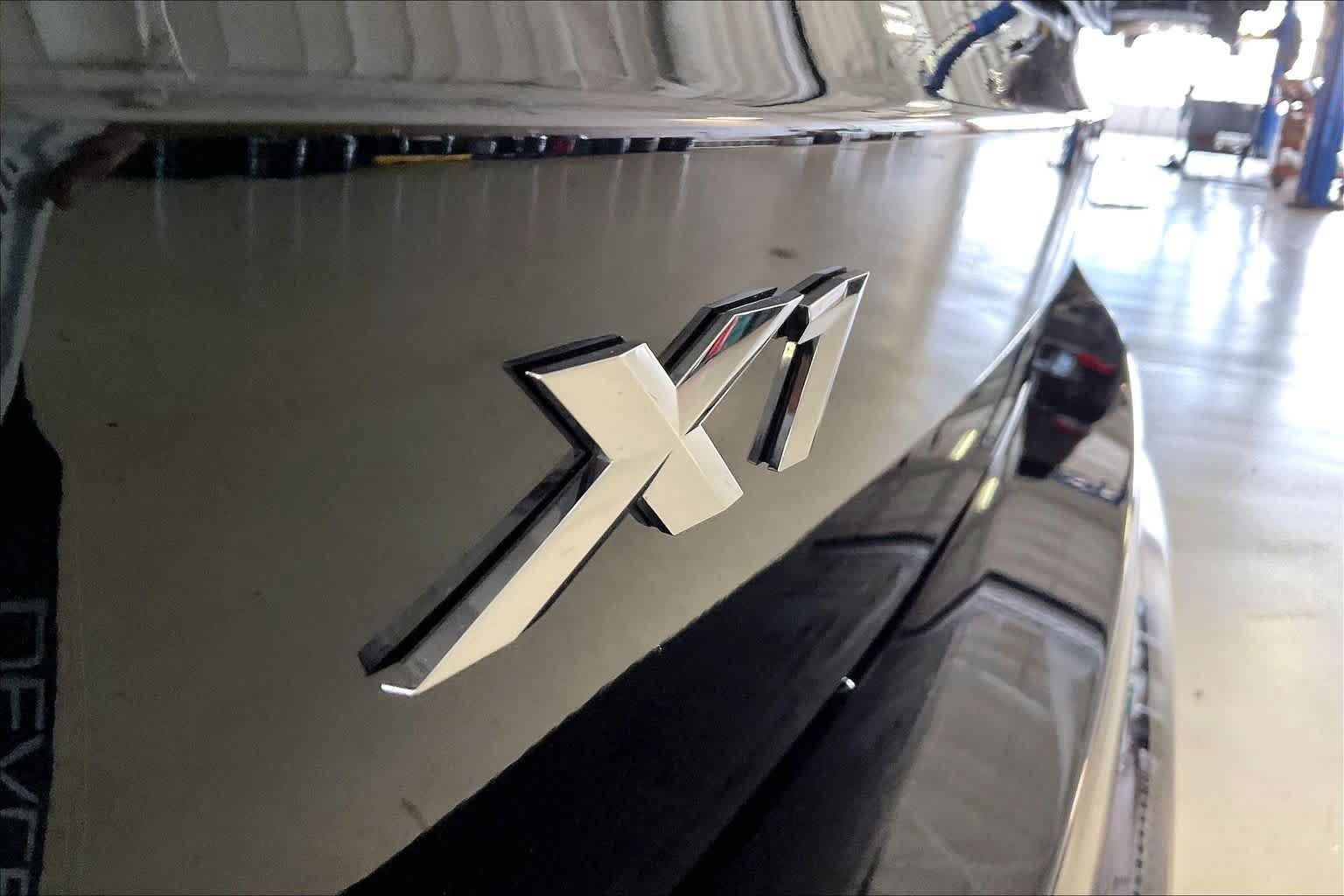Used 2025 BMW X1 xDrive28i AWD/4WD image 9
