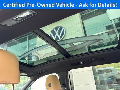 Certified 2023 Volkswagen Tiguan SE w/ Panoramic Sunroof Package AWD/4WD image 21