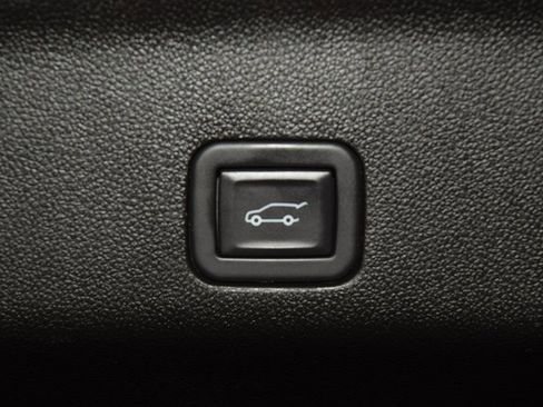 Used 2023 Cadillac Escalade Sport w/ LPO, ONYX Package image 33