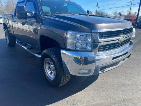 Used 2010 Chevrolet Silverado 2500 LT w/ Interior Plus Package image 3