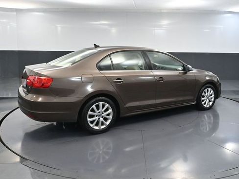Used 2014 Volkswagen Jetta SE image 4