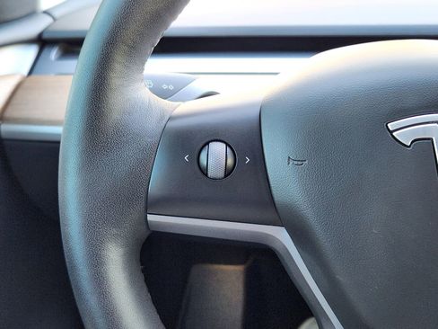 Used 2023 Tesla Model Y Long Range image 35