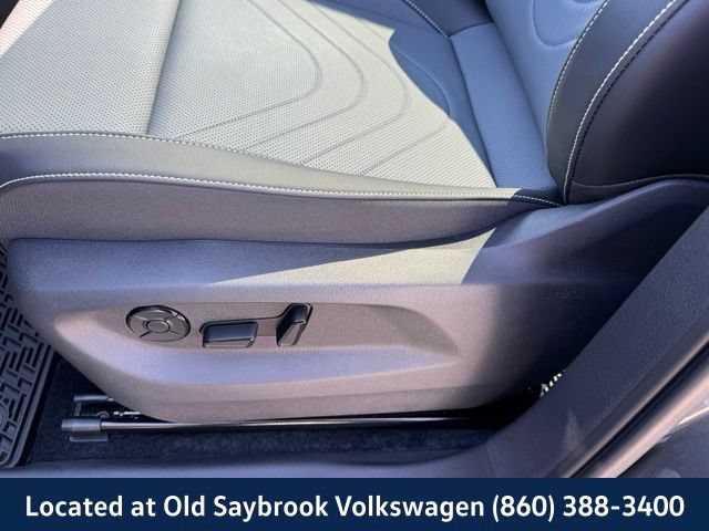 Certified 2025 Volkswagen Tiguan SE R-Line AWD/4WD image 34