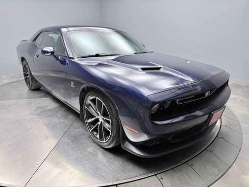 Used 2016 Dodge Challenger R/T Scat Pack RWD image 3