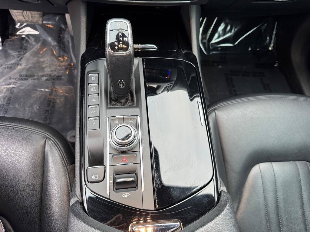 Used 2019 Maserati Levante AWD/4WD image 40