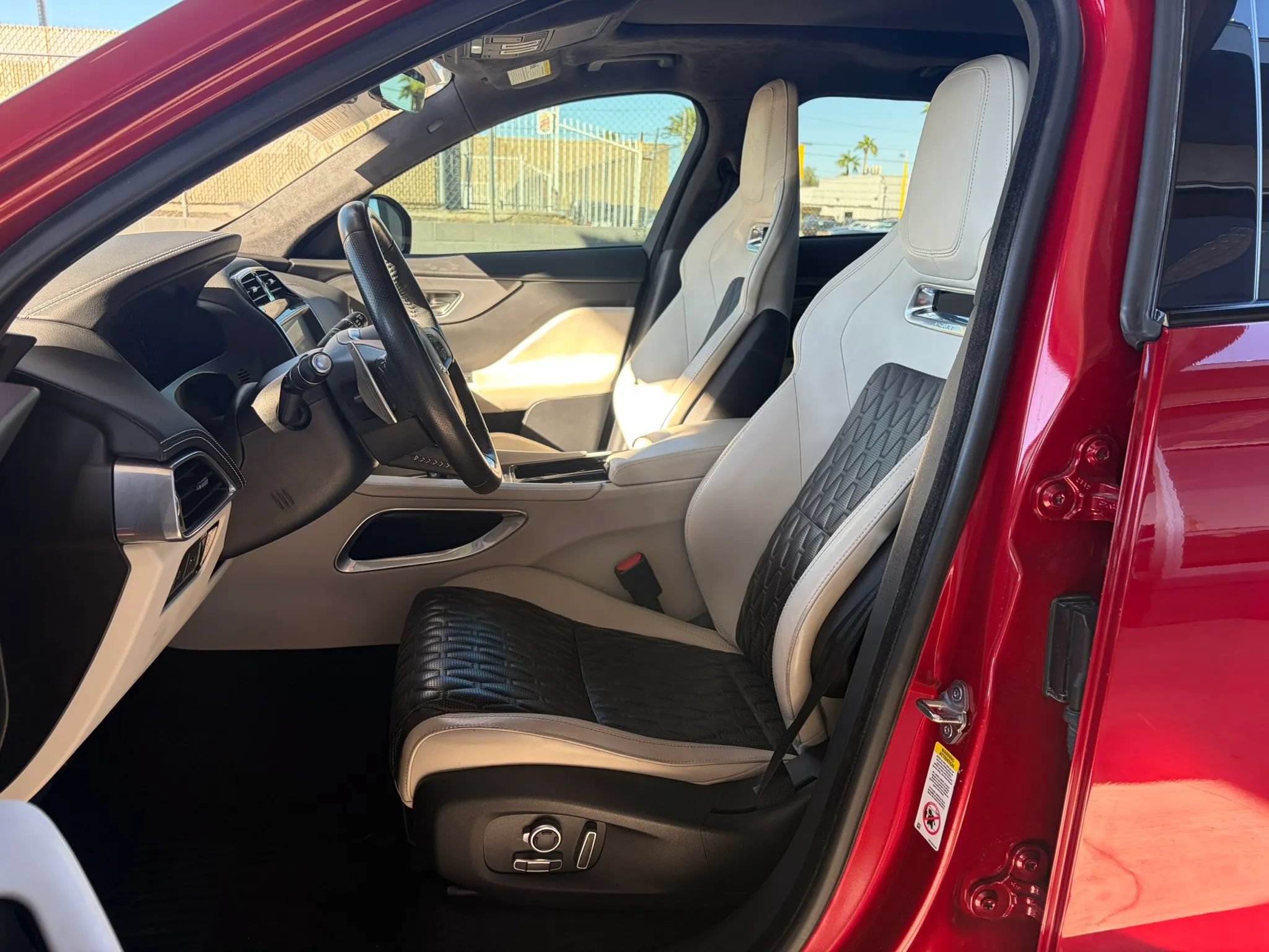 Used 2020 Jaguar F-PACE SVR AWD/4WD image 11