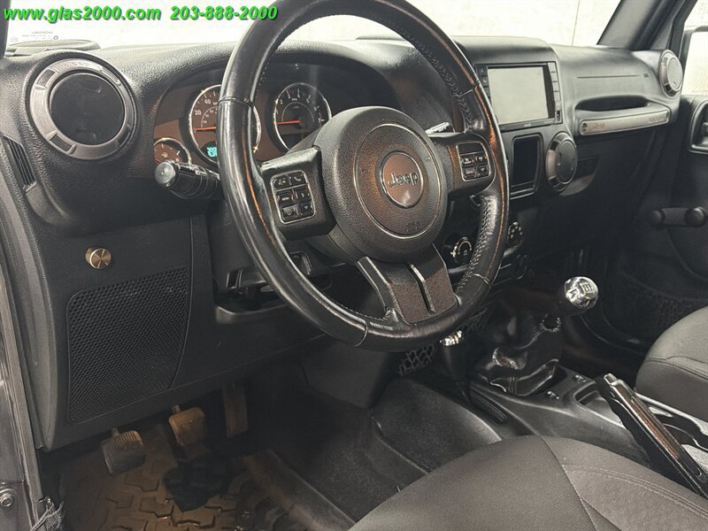 Used 2017 Jeep Wrangler Unlimited Sport w/ Connectivity Group AWD/4WD image 3