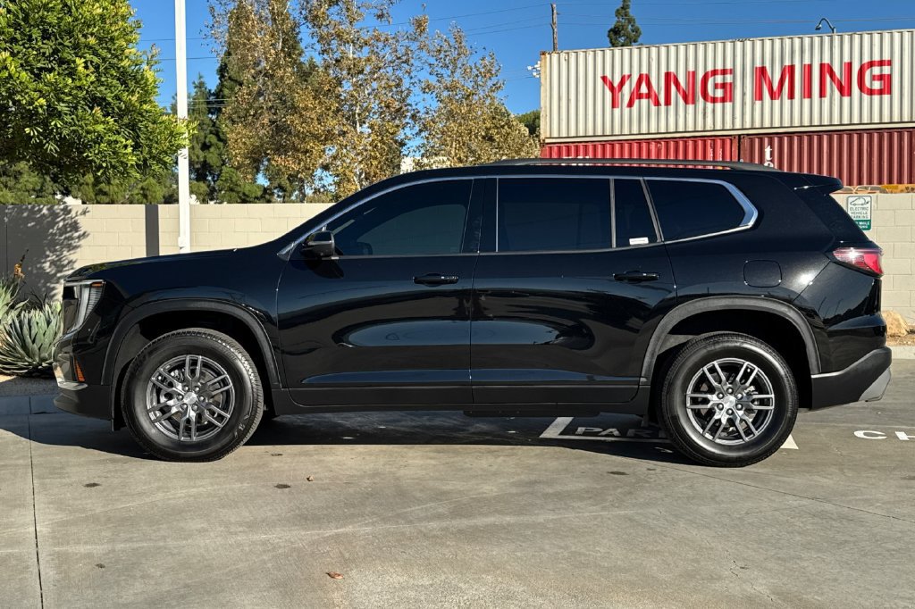 Used 2025 GMC Acadia Elevation FWD image 11