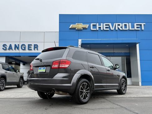 Used 2018 Dodge Journey SE w/ Popular Equipment Group image 3