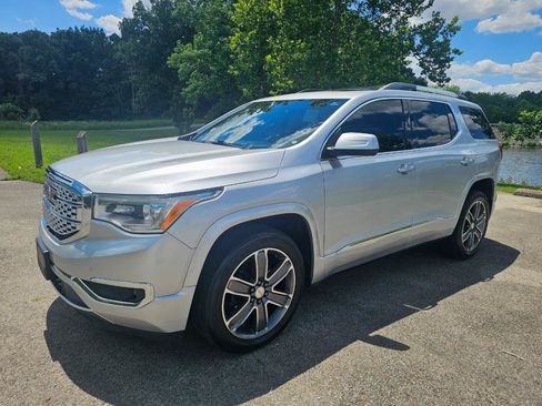 Used 2017 GMC Acadia Denali w/ Technology Package AWD/4WD image 11