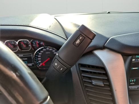 Used 2018 GMC Yukon XL SLE w/ SLE Value Package image 37