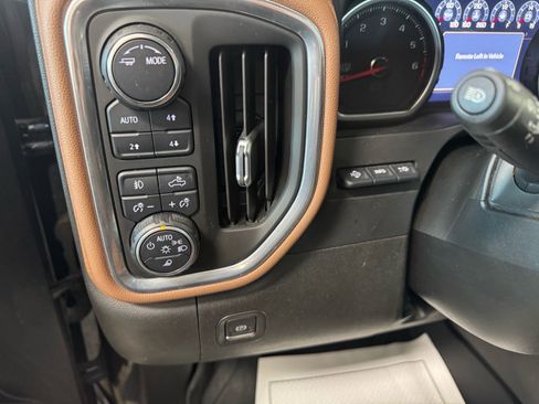 Used 2021 Chevrolet Silverado 1500 High Country w/ Technology Package image 19