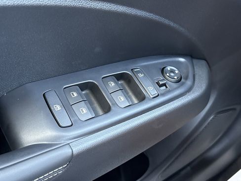New 2026 Hyundai Venue SEL FWD image 15