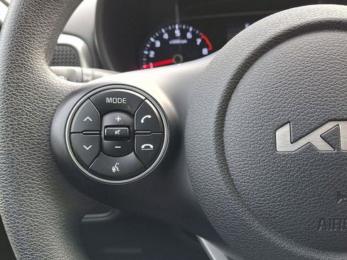 Used 2022 Kia Soul LX image 20