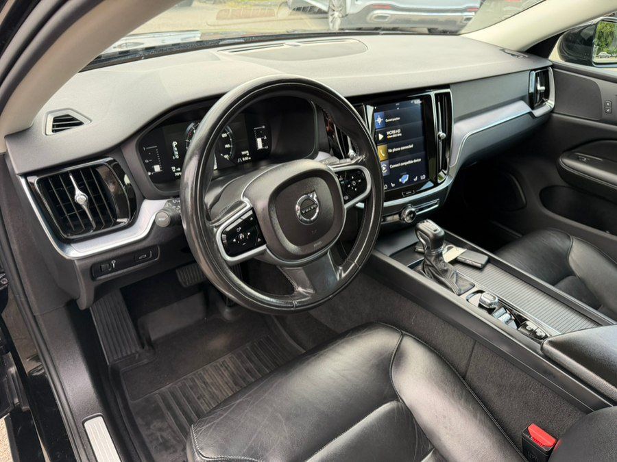 Used 2019 Volvo S60 T6 Momentum w/ Premium Package AWD/4WD image 16