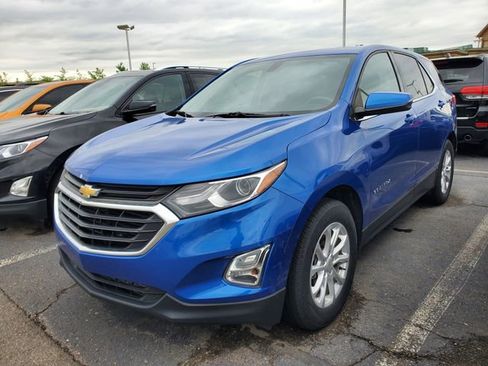 Used 2019 Chevrolet Equinox LT FWD image 2