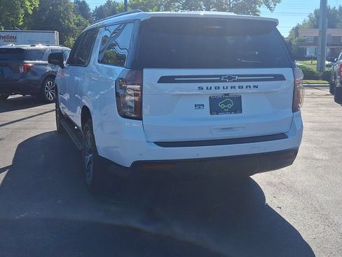 Certified 2024 Chevrolet Suburban Z71 w/ Luxury Package AWD/4WD image 9