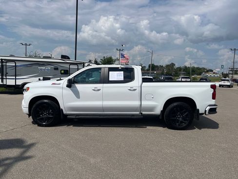 Used 2024 Chevrolet Silverado 1500 RST w/ Z71 Off-Road Package AWD/4WD image 2