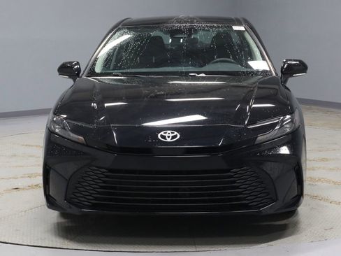 Used 2025 Toyota Camry LE FWD image 6