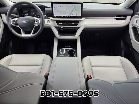 Used 2025 Ford Explorer Active w/ Active Comfort Package RWD image 13