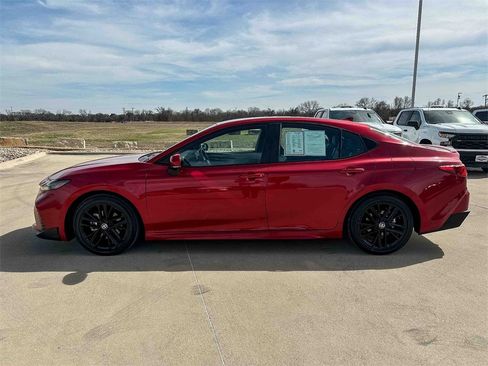 Certified 2025 Toyota Camry SE image 6