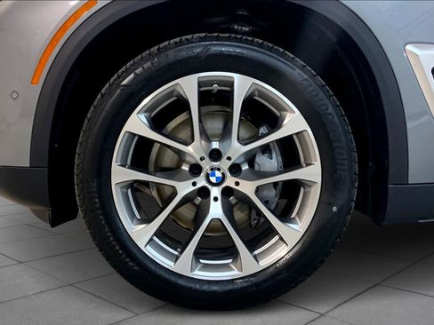 New 2026 BMW X5 xDrive40i w/ Climate Comfort Package AWD/4WD image 11