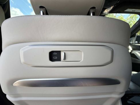Used 2023 BMW X7 M60i w/ Executive Package AWD/4WD image 16