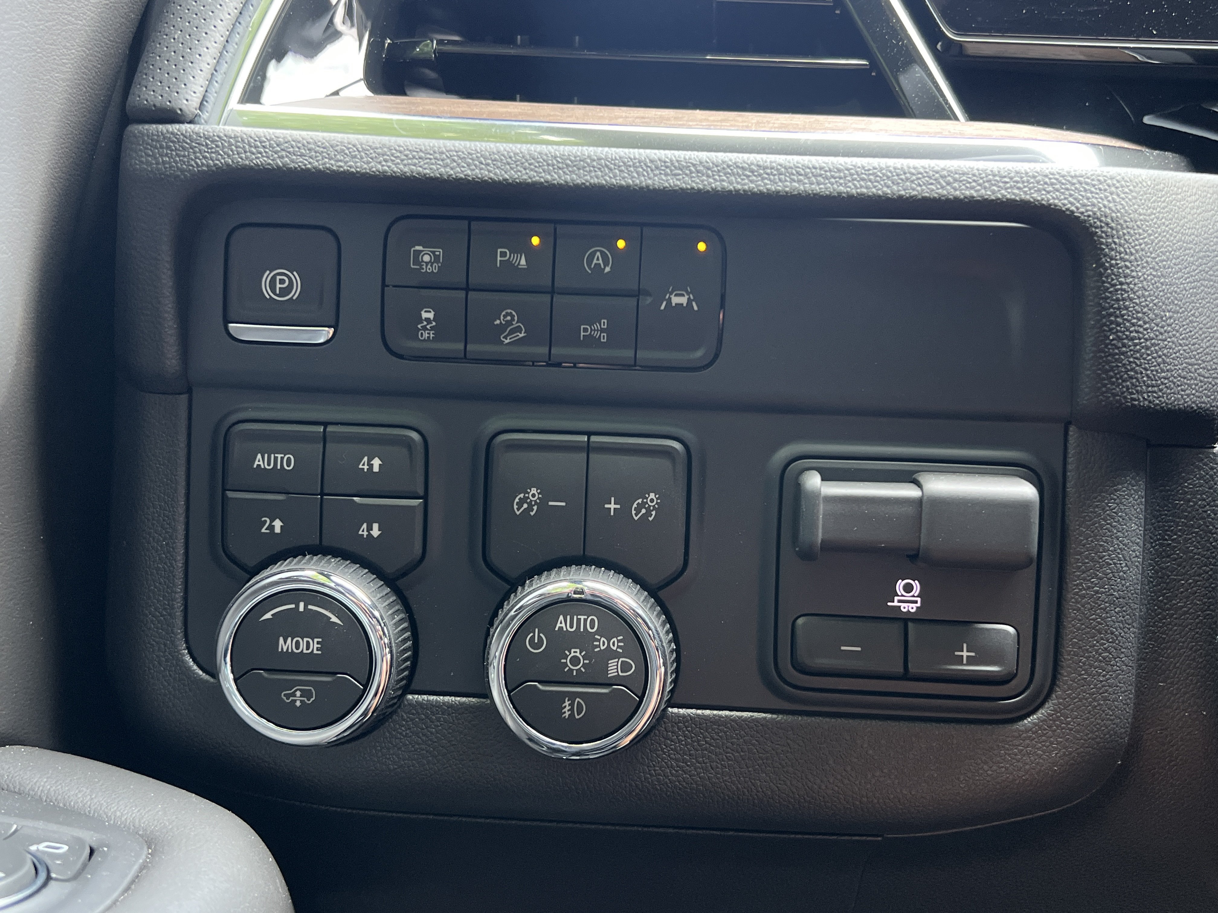 New 2026 Chevrolet Tahoe High Country AWD/4WD image 22