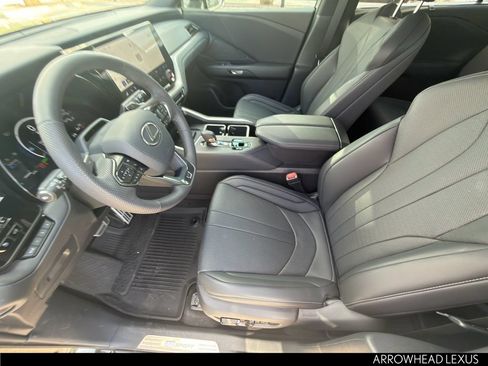 Used 2026 Lexus TX 500h AWD w/ Technology Package image 15