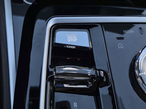 Certified 2023 BMW 760i xDrive w/ Parking Assistance Package image 22