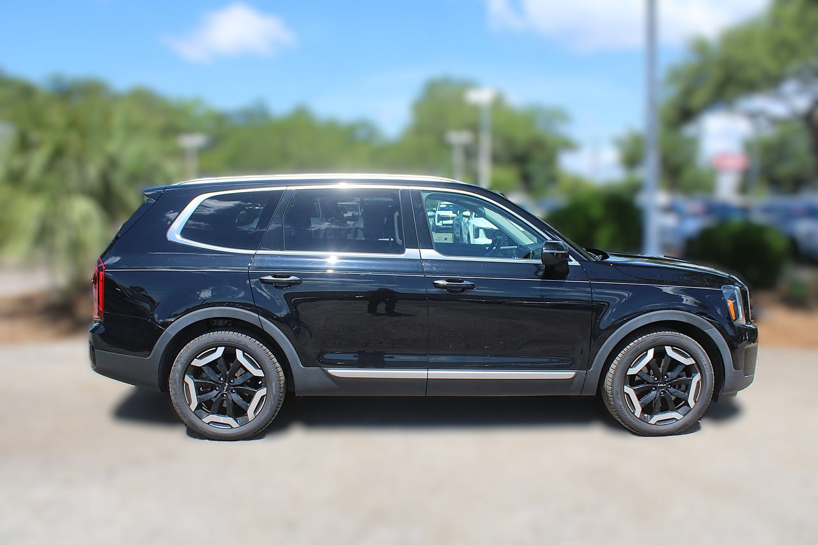 Certified 2023 Kia Telluride S w/ S Sunroof Package AWD/4WD image 5