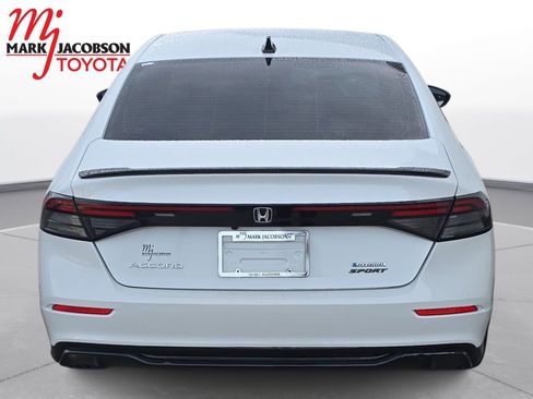 Used 2023 Honda Accord Sport image 11