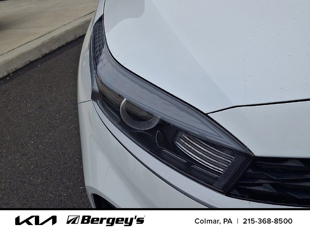 Certified 2023 Kia Forte LXS FWD image 11