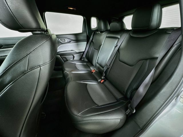 Used 2024 Jeep Compass Latitude AWD/4WD image 21