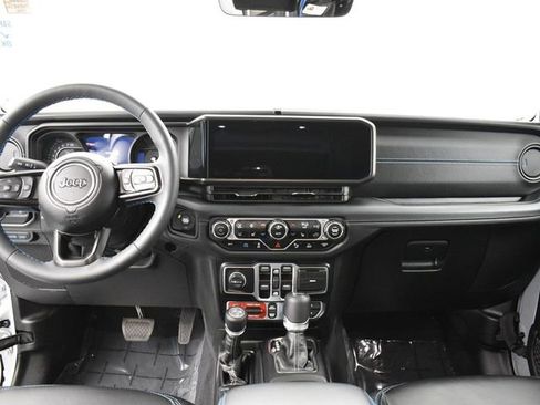 Used 2024 Jeep Wrangler Unlimited Rubicon 4xe image 10