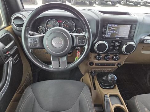 Used 2018 Jeep Wrangler Unlimited Sahara w/ Max Tow Package AWD/4WD image 10