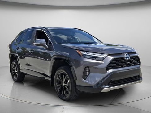 Used 2024 Toyota RAV4 SE AWD/4WD image 9
