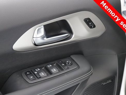 New 2026 Chrysler Pacifica Select image 21