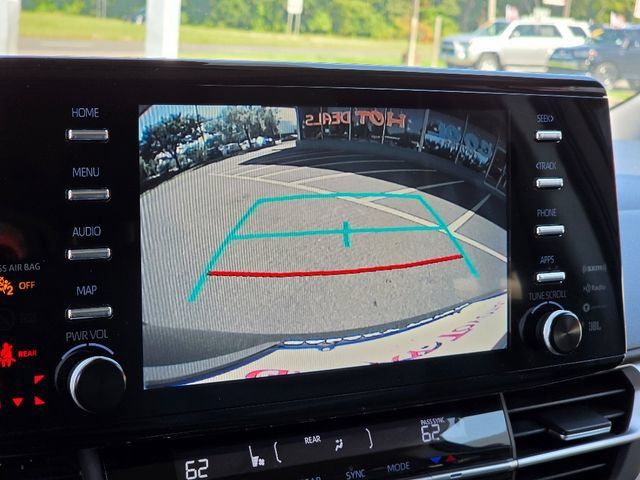Used 2024 Toyota Sienna XLE w/ XLE Plus Package AWD/4WD image 32