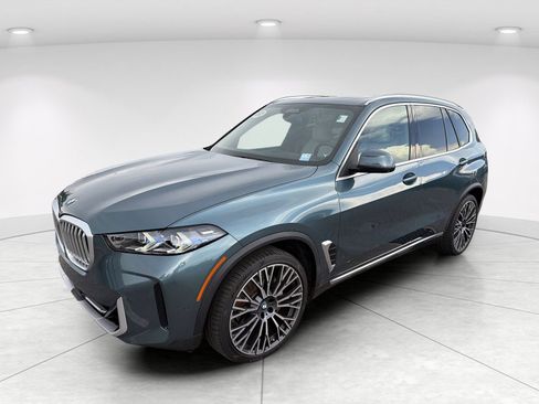 Used 2024 BMW X5 xDrive40i w/ Premium Package AWD/4WD image 8