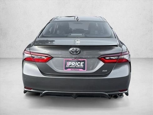 Used 2024 Toyota Camry SE image 6