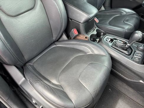 Used 2019 Jeep Cherokee Limited AWD/4WD image 43