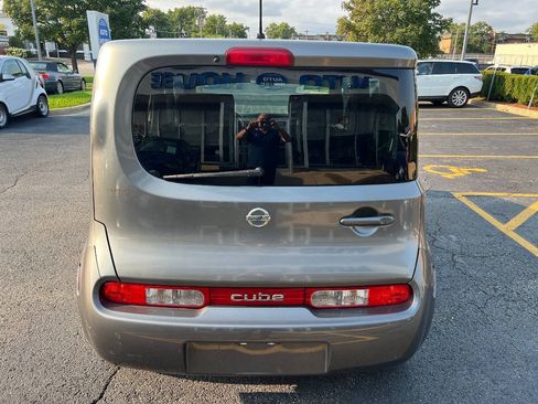 Used 2012 Nissan Cube 1.8 S w/ Interior Designer Pkg FWD image 15