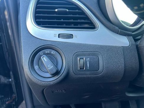 Used 2013 Dodge Journey SXT FWD image 18