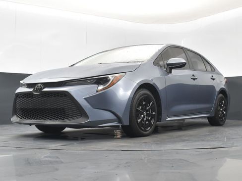 Used 2021 Toyota Corolla LE image 11