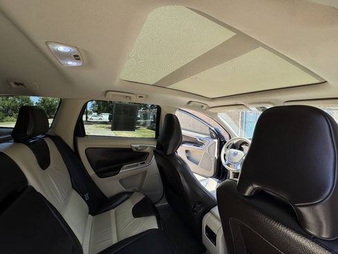 Used 2012 Volvo XC60 T6 AWD/4WD image 16