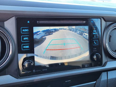 Used 2019 Toyota Tacoma TRD Sport image 22