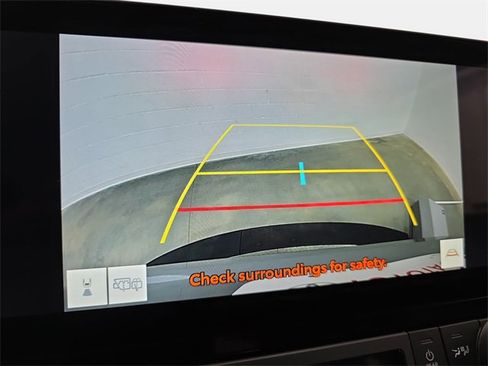 Used 2025 Toyota Grand Highlander AWD image 19